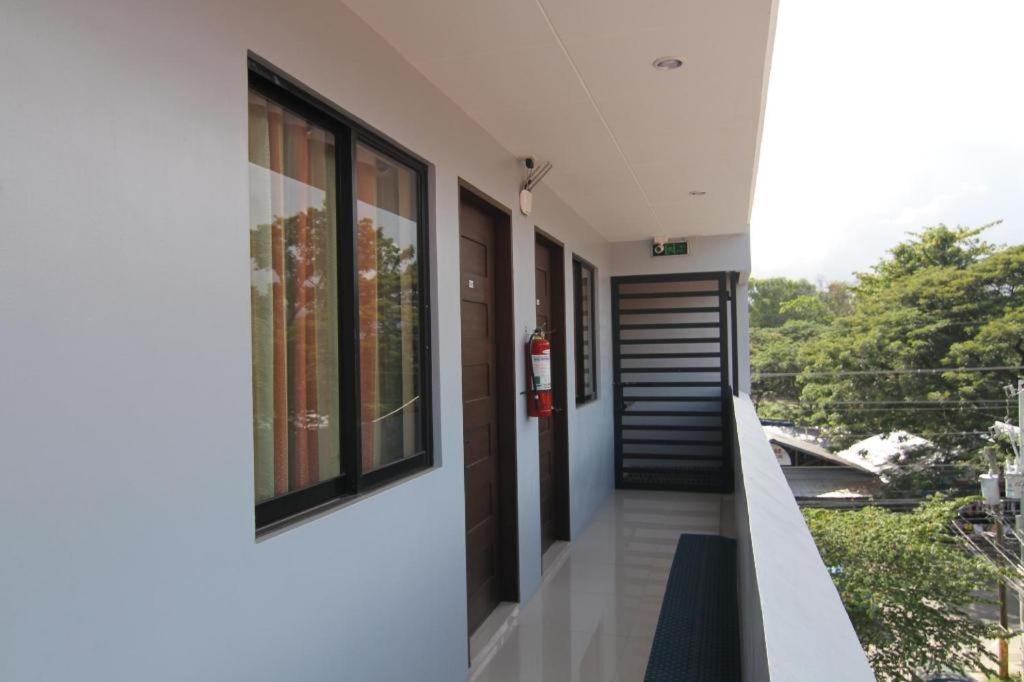 Dino Residences Dumaguete City Екстер'єр фото